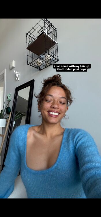 Full leaked Clara west private photo