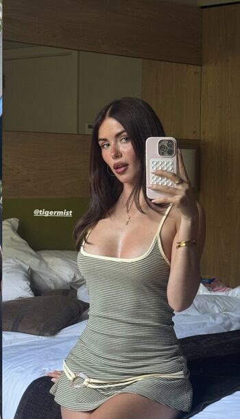 Full leaked Clarissa bea private photo