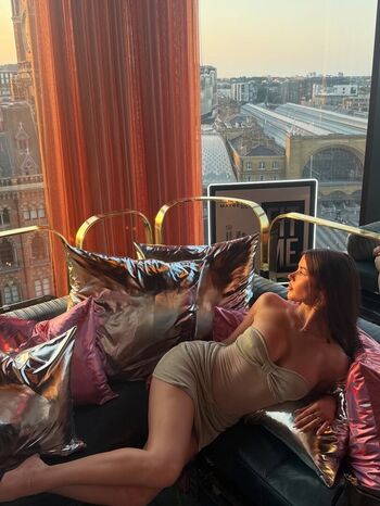 Full leaked Clarissa bea page private photo