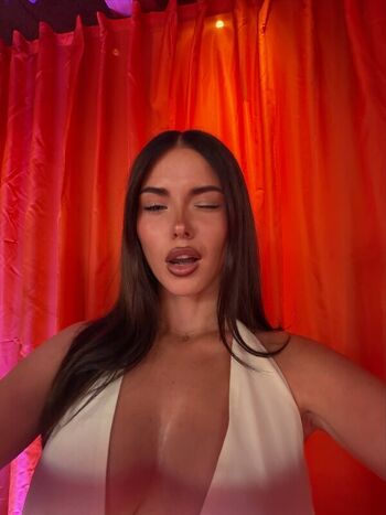 Full leaked Clarissa bea private photo