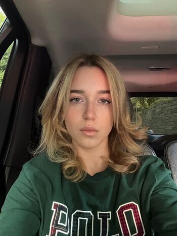 Full leaked Clarissa portman private photo