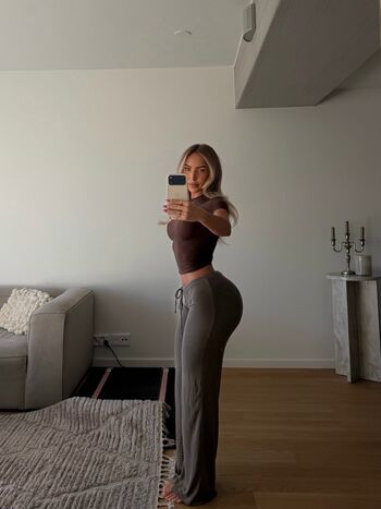 Full leaked Claudiaisabellaa private photo