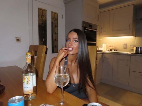 Full leaked Clodaghnicgiollabhain private onlyfans photo