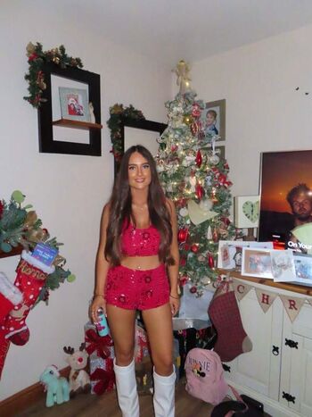 Full leaked Clodaghnicgiollabhain private onlyfans photo