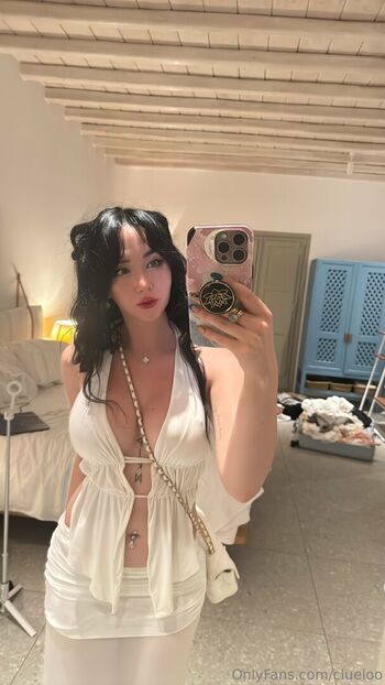 Full leaked Cluelooo page private onlyfans photo