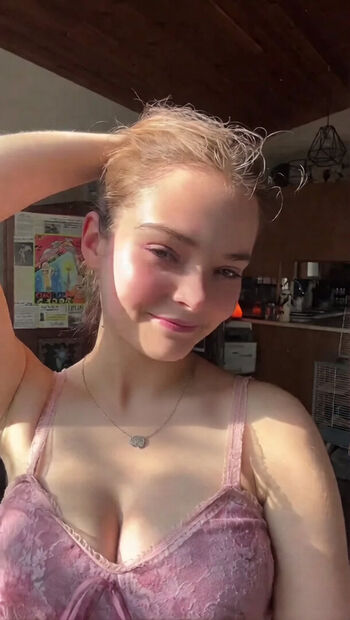 Full leaked Clumsy ori page private photo
