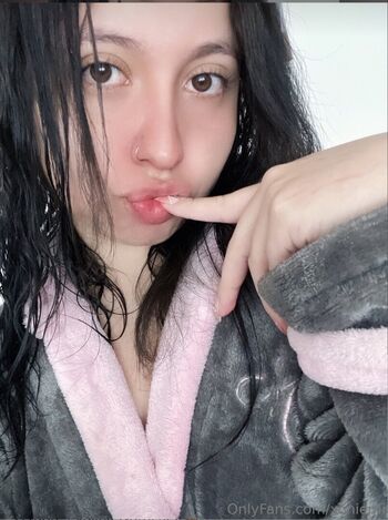 Full leaked Cmiumi private photo