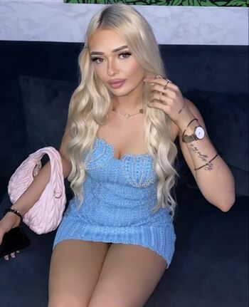Full leaked Cocacherriw private photo