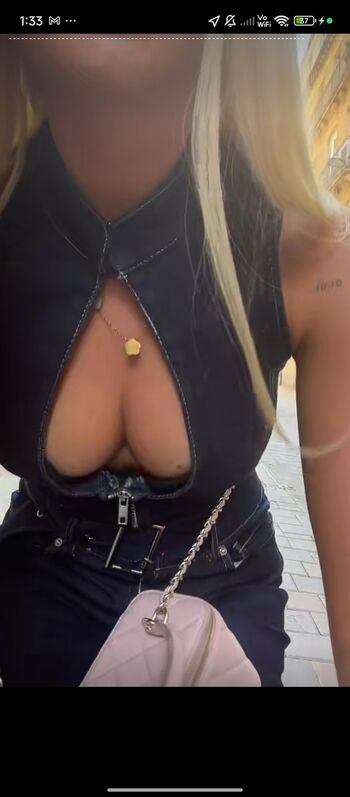 Full leaked Cocacherriw private photo