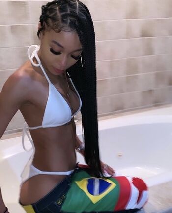 Full leaked Coi leray private photo