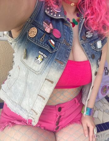 Full leaked Cokebottle thunderthighs private photo