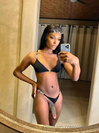 Full leaked Colahoney private photo
