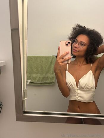 Full leaked Comfycutie private onlyfans photo