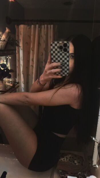 Full leaked Coraauroraa private photo