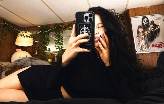 Full leaked Coraauroraa private photo