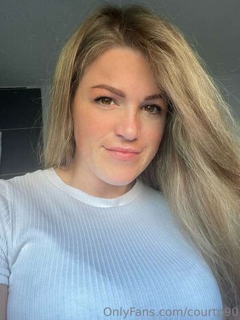 Full leaked Courtney pose private onlyfans photo