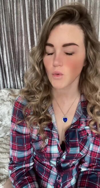 Full leaked Courtney pose private photo
