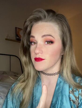 Full leaked Courtney pose private photo
