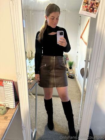 Full leaked Courtney pose private photo