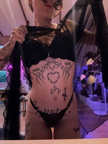 Full leaked Craysounds private photo