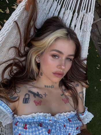 Full leaked Craysounds private photo