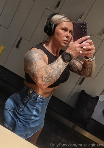 Full leaked Crazyxbody  page private photo