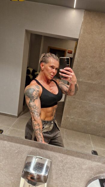 Full leaked Crazyxbody page private onlyfans photo