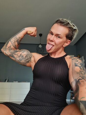 Full leaked Crazyxbody page private onlyfans photo