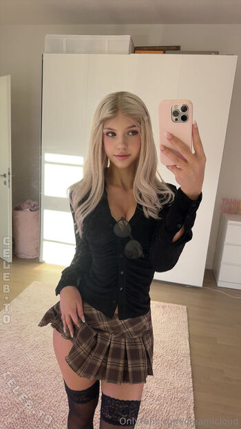 Full leaked Creamicloud private onlyfans photo