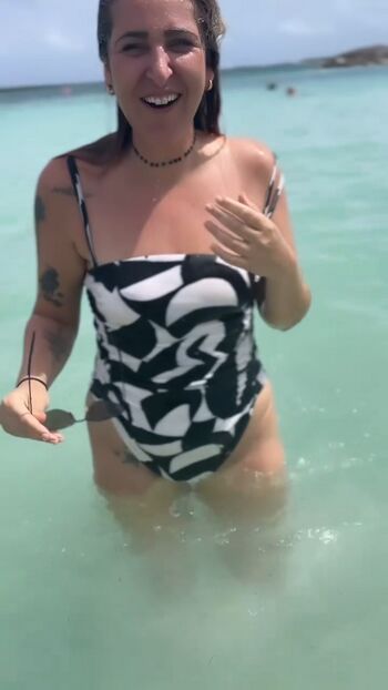 Full leaked Cristy reacts private photo