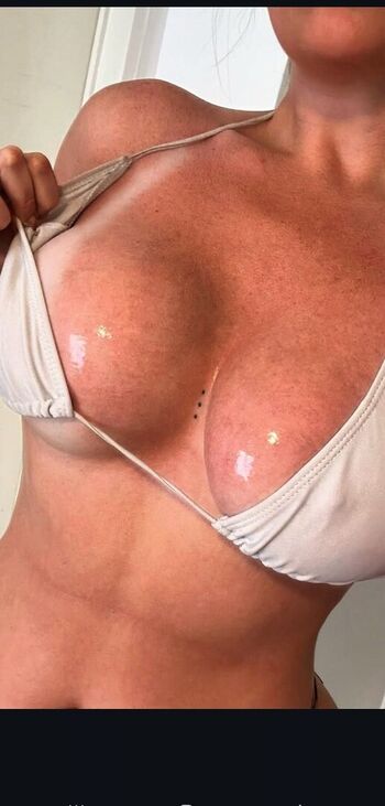 Full leaked Croccobrisa private onlyfans photo