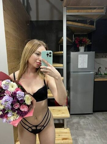 Full leaked Crystallandysh page private photo