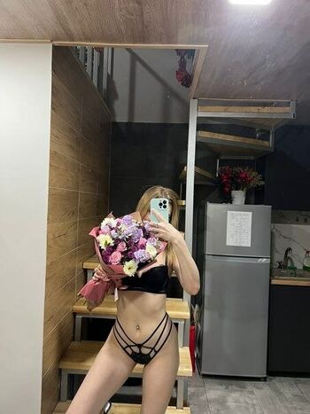 Full leaked Crystallandysh page private photo