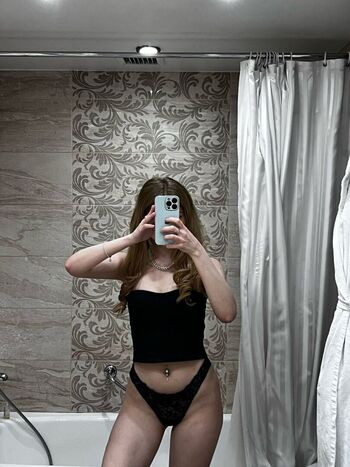Full leaked Crystallandysh page private photo