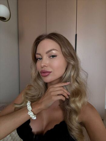 Full leaked Crystallandysh page private photo