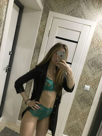 Full leaked Crystallandysh page private photo