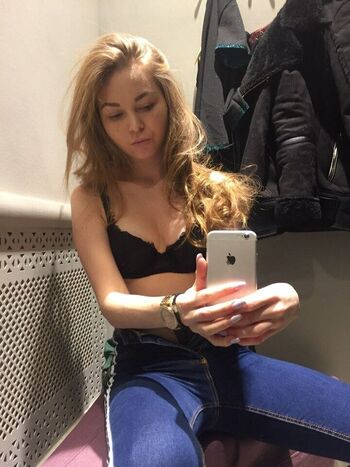 Full leaked Crystallandysh page private photo