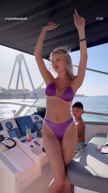 Full leaked Crystallandysh private photo