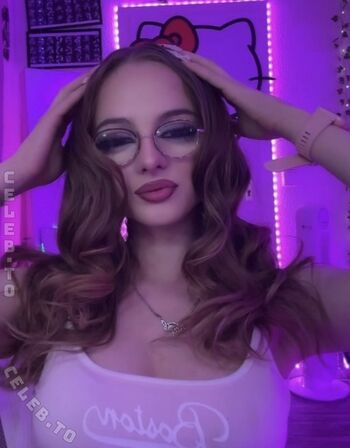 Full leaked Crystalmarykitty page private photo