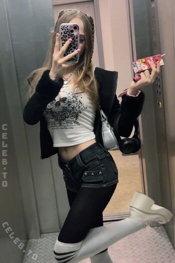 Full leaked Crystalmarykitty private photo