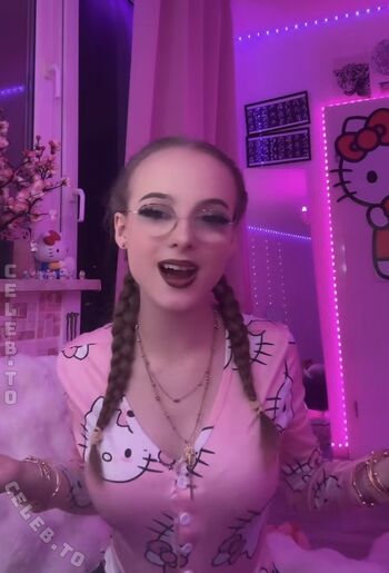 Full leaked Crystalmarykitty private photo