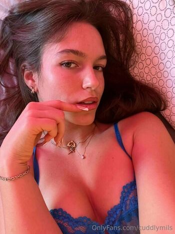Full leaked Cuddlymils private photo