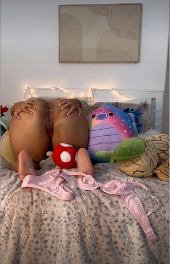 Full leaked Curlybeanraver private photo