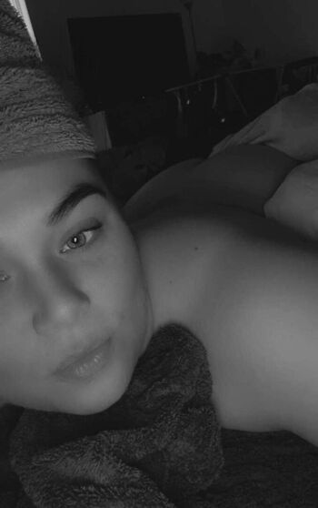 Full leaked Curvycutiexoxo private onlyfans photo