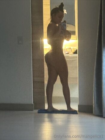 Full leaked Cute molly private onlyfans photo