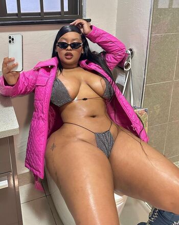 Full leaked Cyan bouje private photo