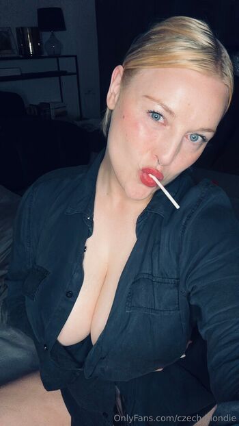 Full leaked Czech blondie private photo