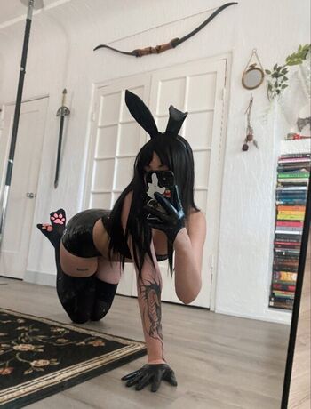 d3m0nbrat
