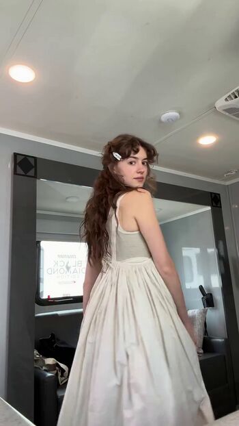 Full leaked Daisy edgar jones private photo