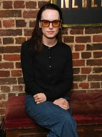 Full leaked Daisy ridley private photo